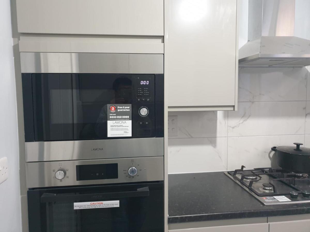 Burney Tomar House Apartment Кройдон Екстериор снимка