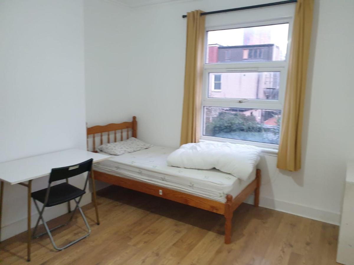 Burney Tomar House Apartment Кройдон Екстериор снимка